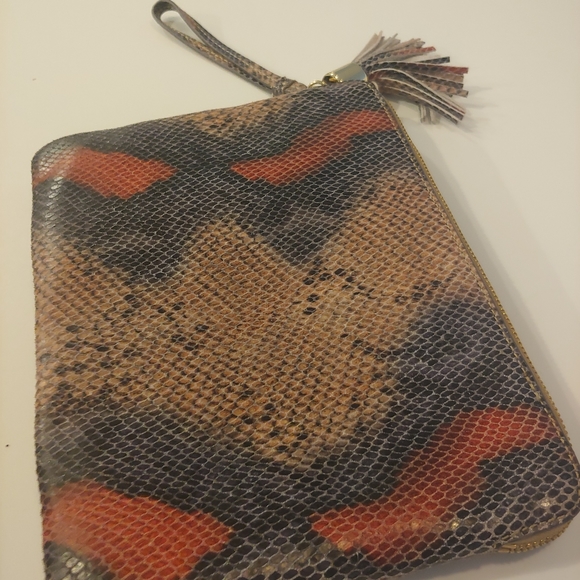 Great Clutch with anti theft lining! - Picture 2 of 5